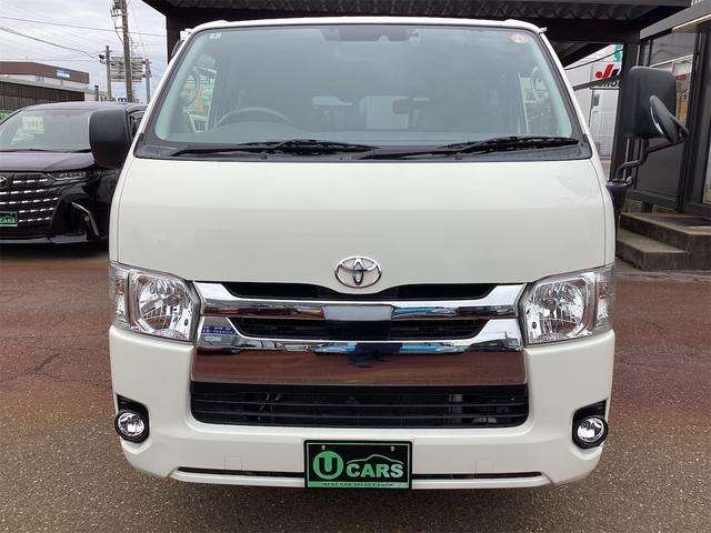 Toyota Hiace Van 9