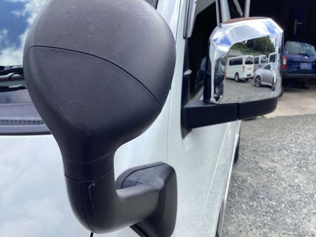 Toyota Hiace Van 12