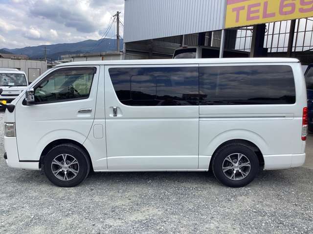 Toyota Hiace Van 2