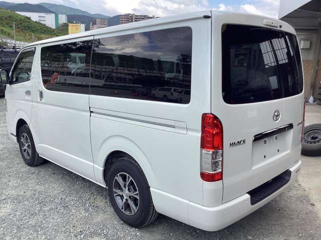Toyota Hiace Van 3