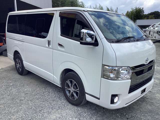Toyota Hiace Van 7