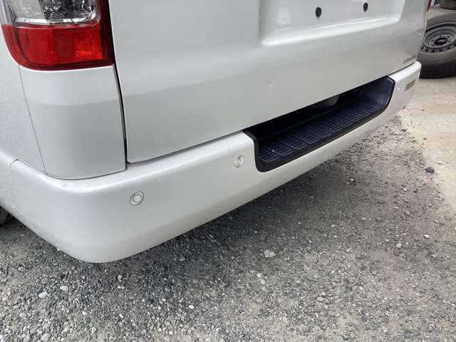 Toyota Hiace Van 10