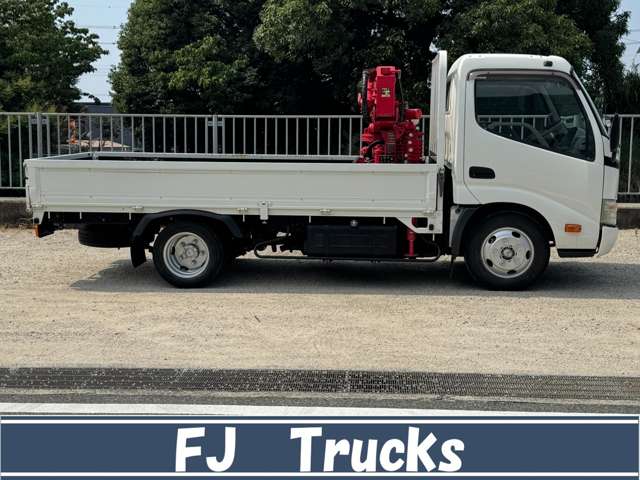 Hino Dutro 9