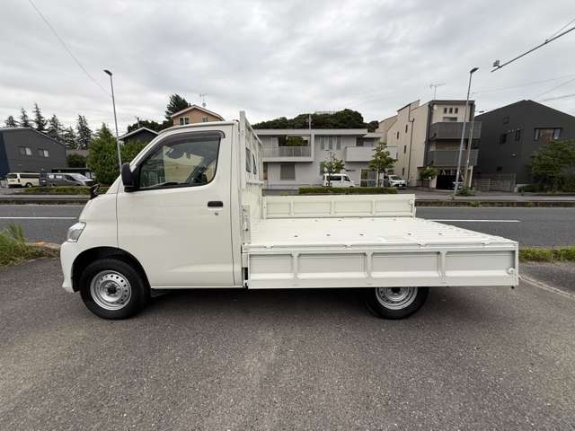 Mazda Bongo Truck 10