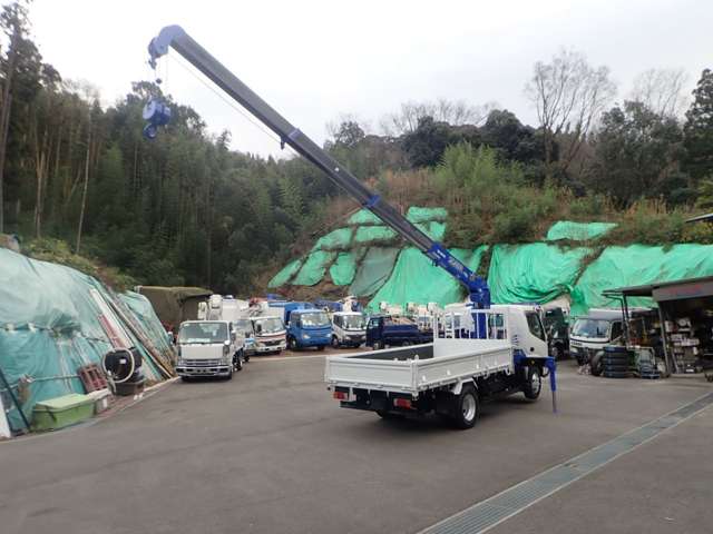 Hino Dutro 7