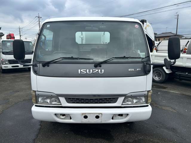 Isuzu Elf 2