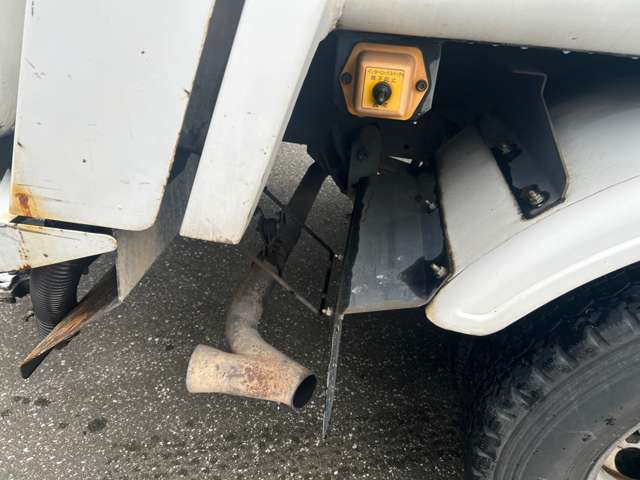 Isuzu Elf 10