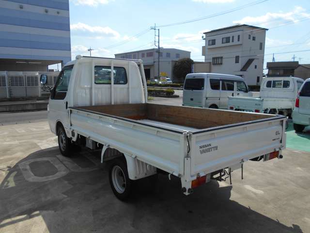 Nissan Vanette Truck 5