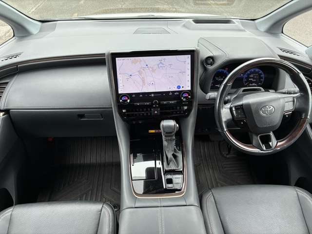 Toyota Alphard 3