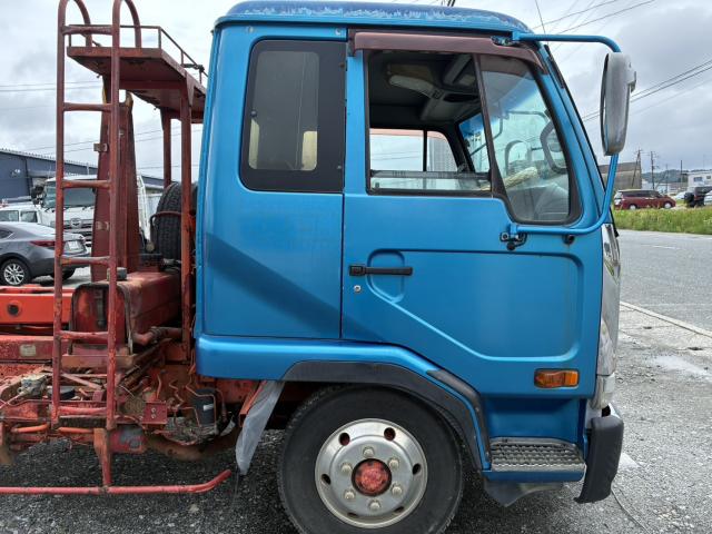 Nissan Condor 4