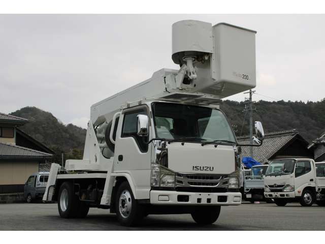 Isuzu Elf 11