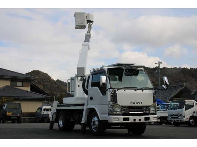 Isuzu Elf 3