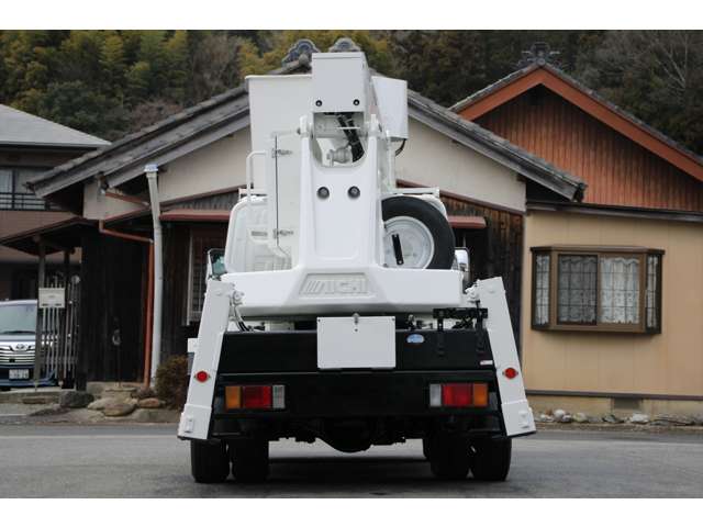 Isuzu Elf 10