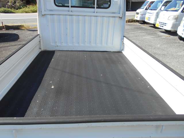 Mitsubishi Minicab Truck 11