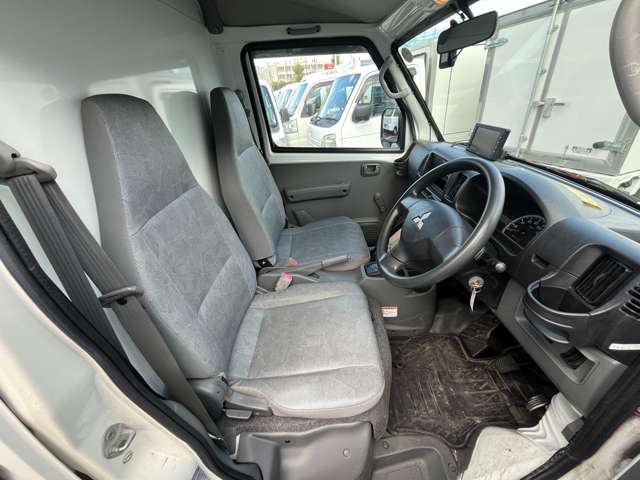 Mitsubishi Minicab Van 6