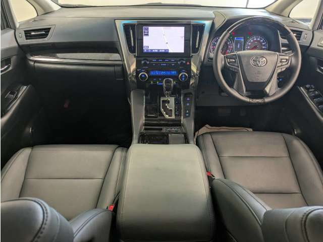 Toyota Alphard 9