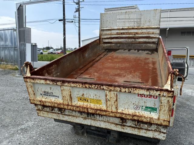 Isuzu Elf 8