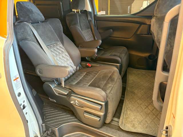 Toyota Alphard 11