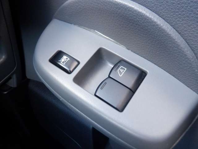 Nissan NV200 Vanette Van 10