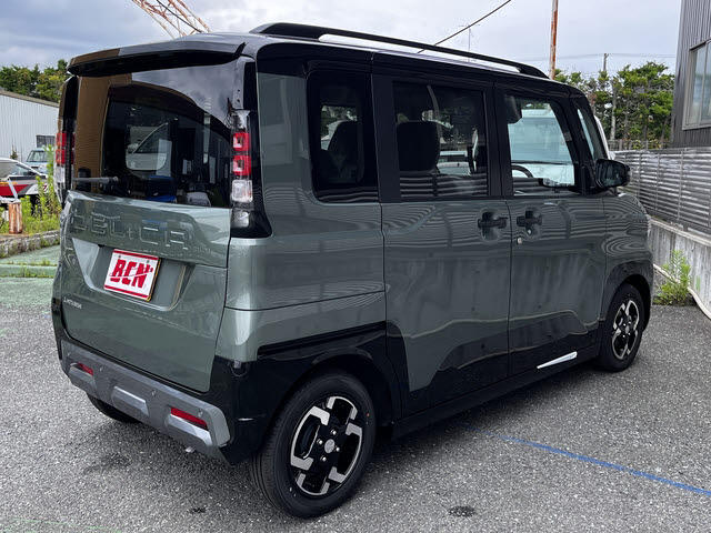 Mitsubishi Delica Mini 5
