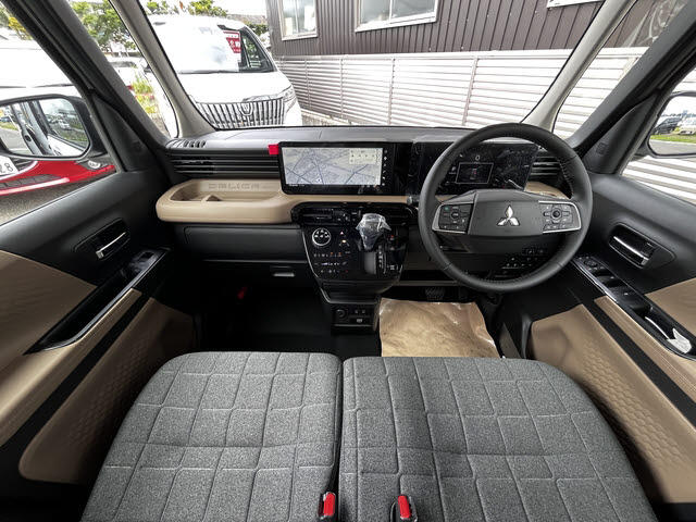 Mitsubishi Delica Mini 3