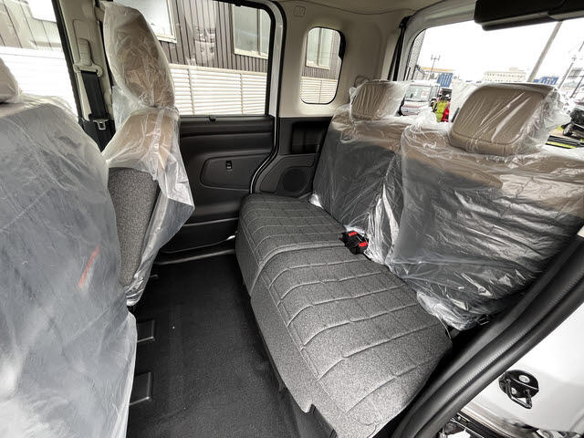 Mitsubishi Delica Mini 10
