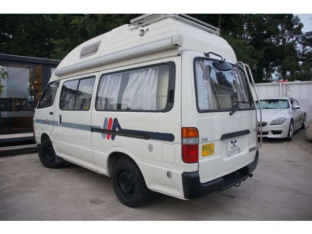 Toyota Hiace Van 11