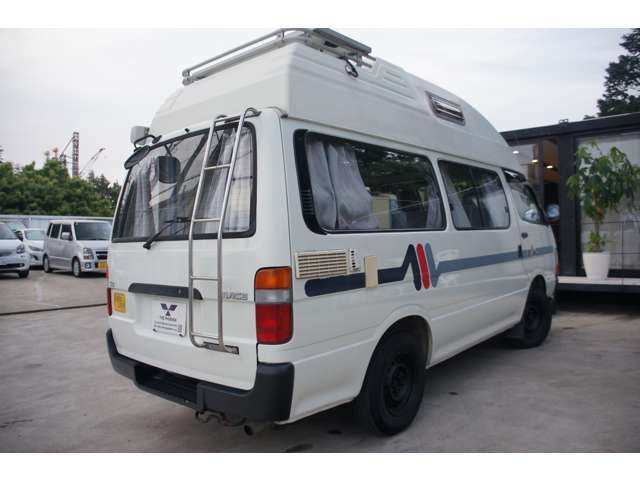 Toyota Hiace Van 12