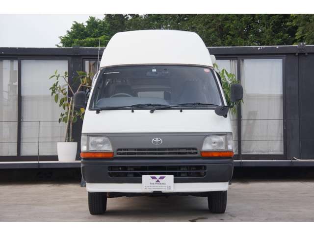 Toyota Hiace Van 2