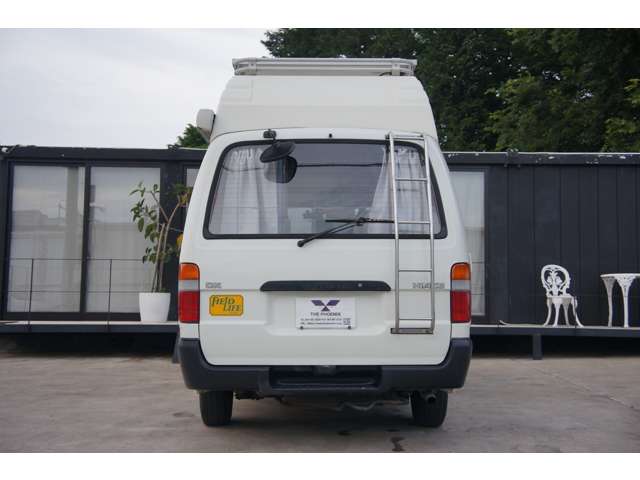 Toyota Hiace Van 6