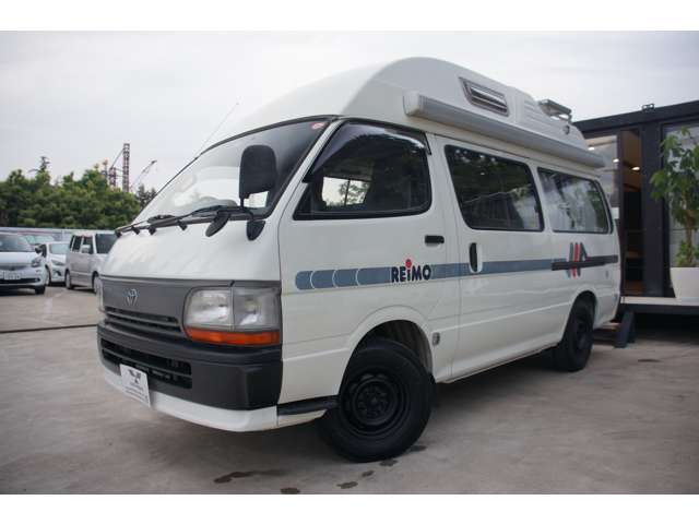 Toyota Hiace Van 9