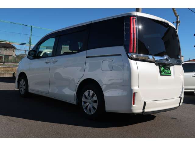 Toyota Noah 10