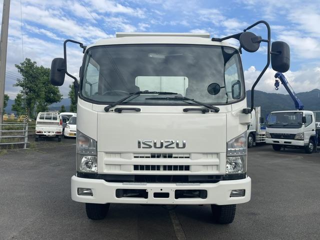 Isuzu Forward 2