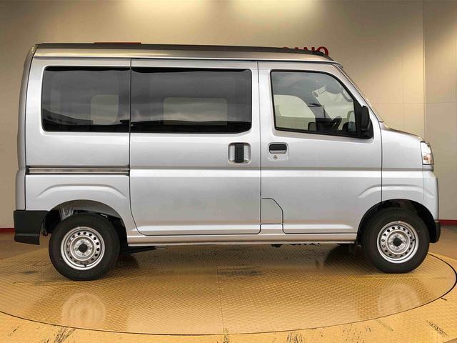 Daihatsu Hijet Cargo 6