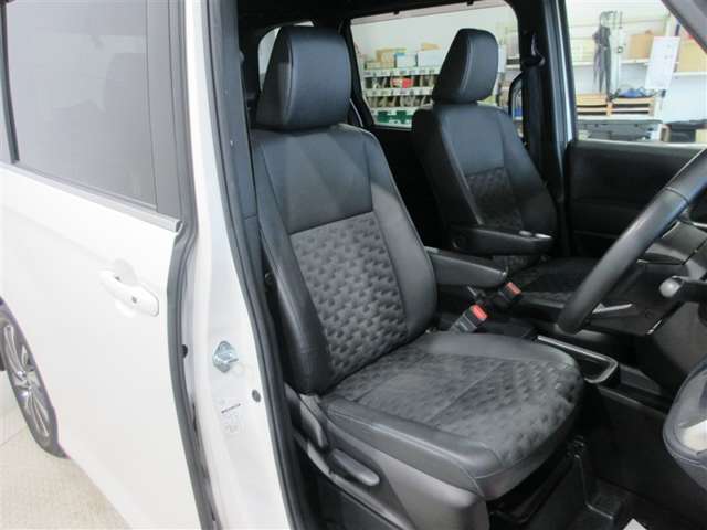 Toyota Voxy 6