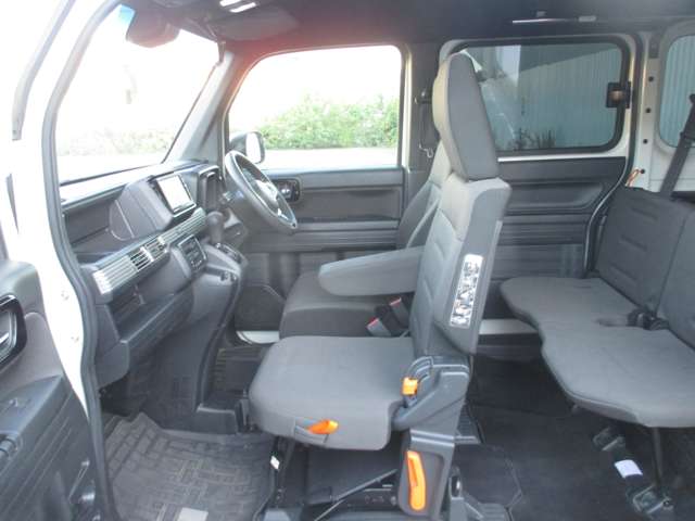Honda N-VAN 9