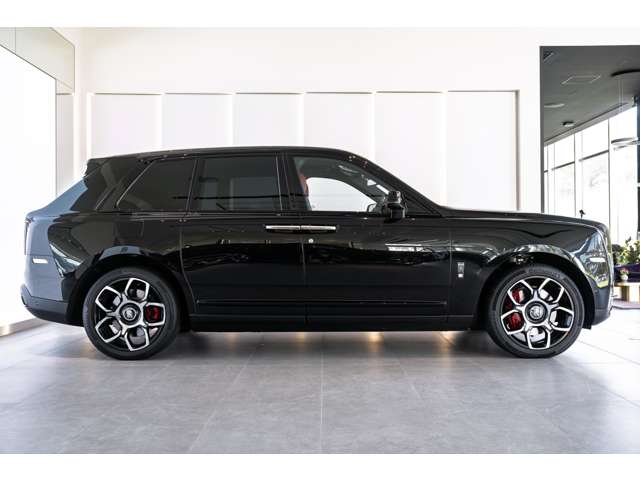 Rolls-Royce ブラックバッジカリナン 13