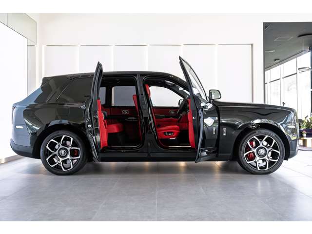 Rolls-Royce ブラックバッジカリナン 14