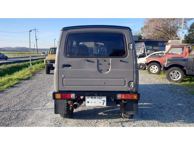 Suzuki Jimny 6
