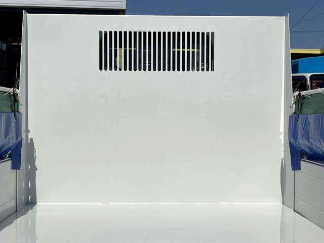 Isuzu Elf 11