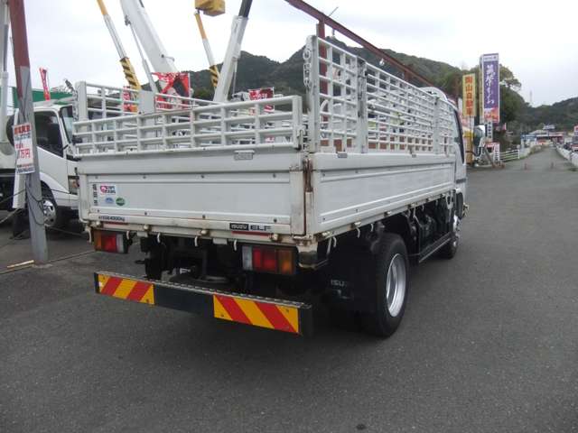 Isuzu Elf 3
