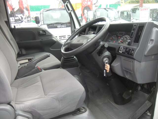 Isuzu Elf 9