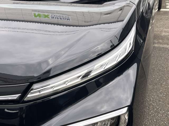Toyota Voxy 9