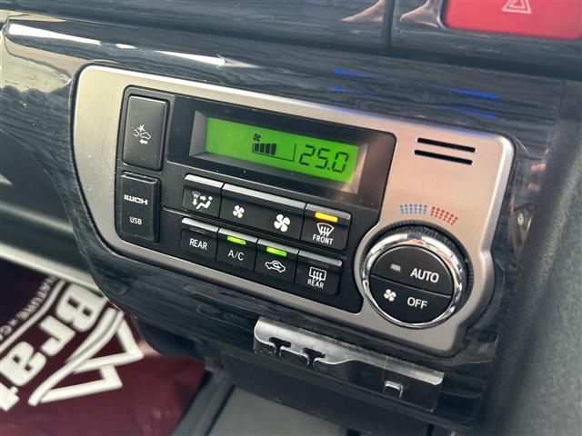 Toyota Hiace 12
