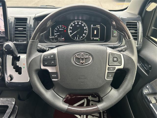 Toyota Hiace 9