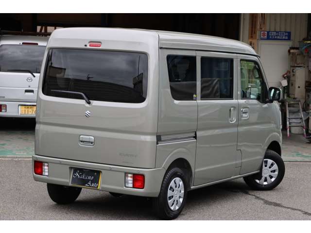 Suzuki Every 12