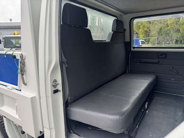 Isuzu Elf 12