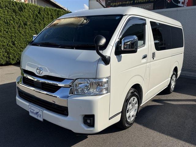 Toyota Hiace 4