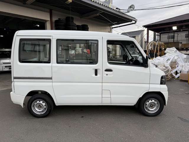 Mitsubishi Minicab Van 11