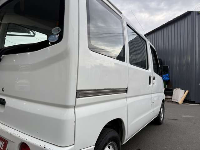 Mitsubishi Minicab Van 12